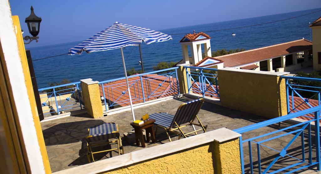 Hesperia Hotel Karlovassi Exterior foto