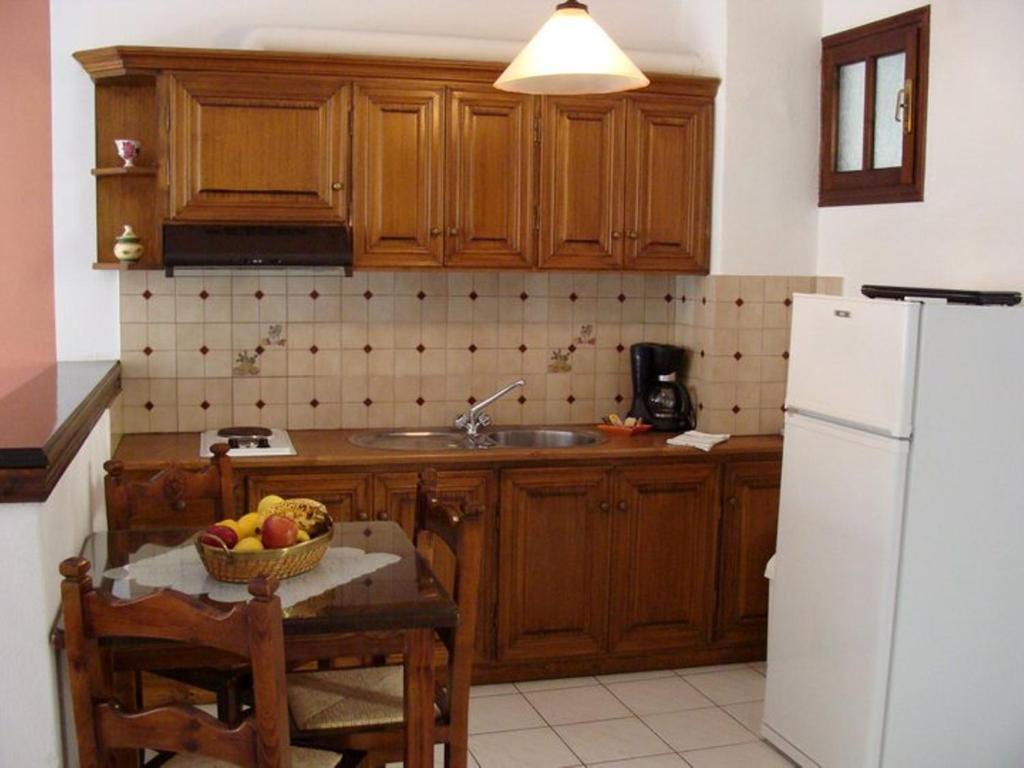 Hesperia Hotel Karlovassi Zimmer foto