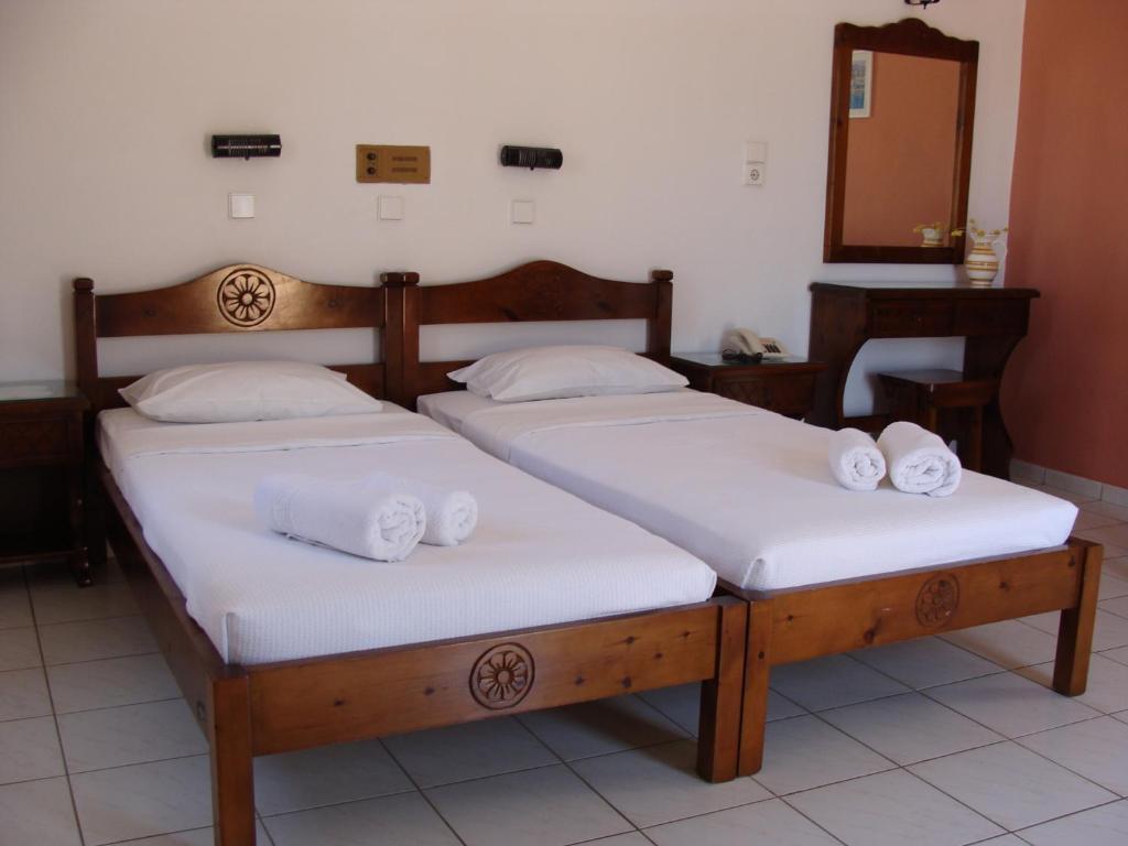 Hesperia Hotel Karlovassi Zimmer foto