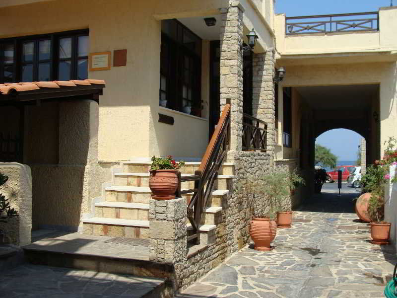 Hesperia Hotel Karlovassi Exterior foto